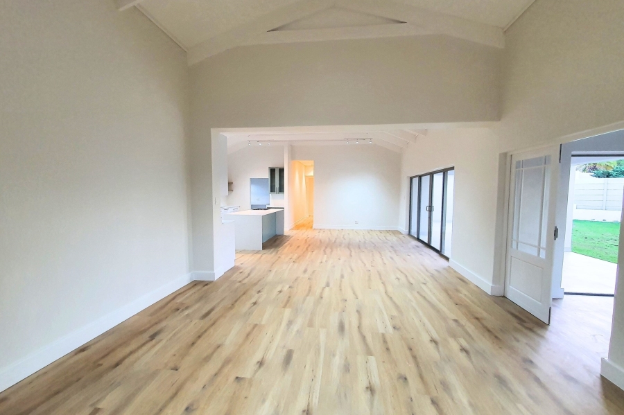 4 Bedroom Property for Sale in Vierlanden Western Cape